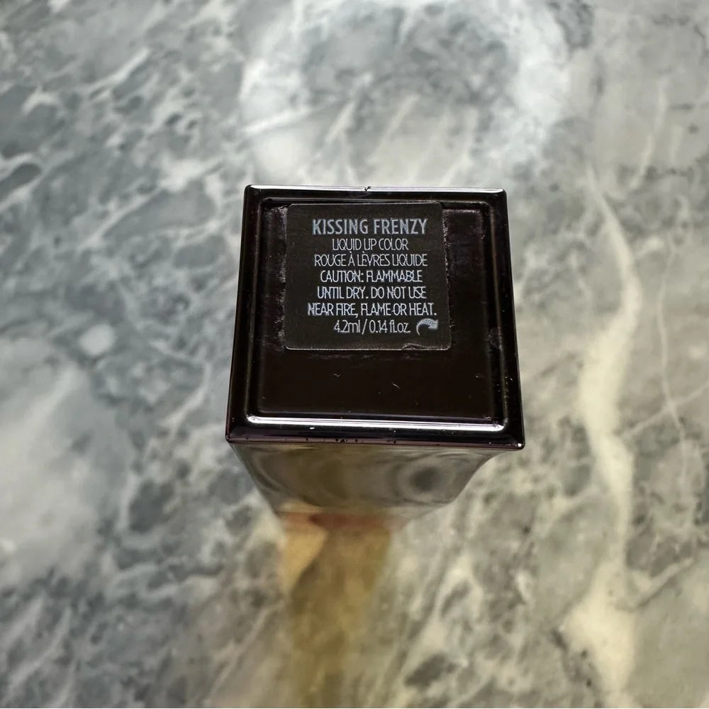 Urban‎ Decay Liquid Lip Color Kissing Frenzy